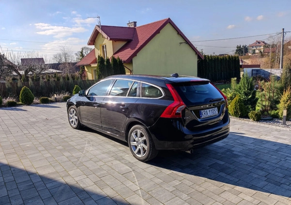 Volvo V60 cena 40590 przebieg: 221300, rok produkcji 2014 z Kraków małe 106